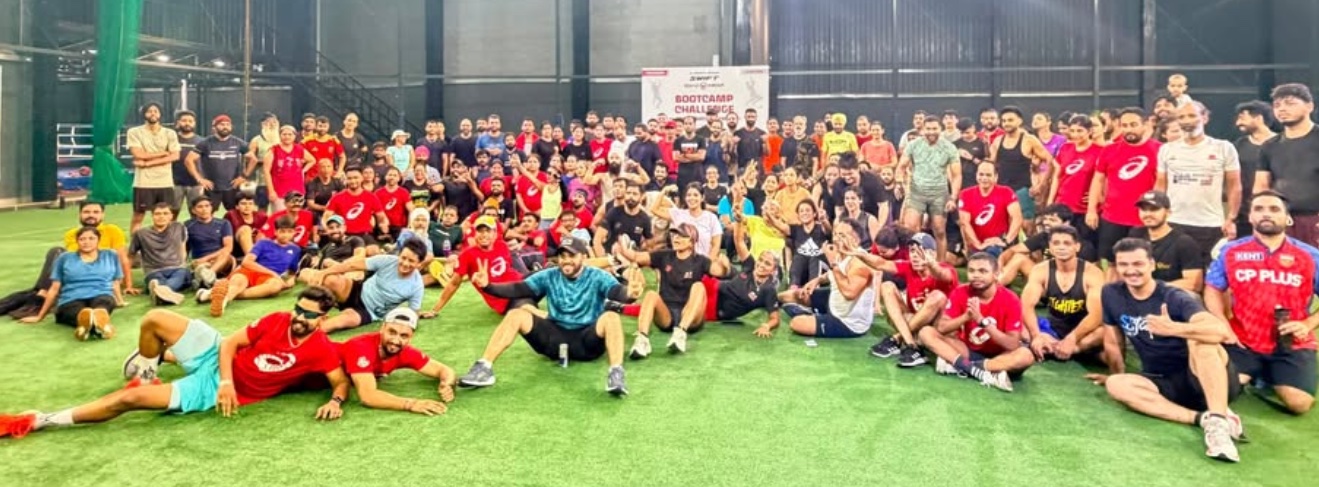 A packed ASICS Running Club Chandigarh session with over two hundred runners on an indoor turf